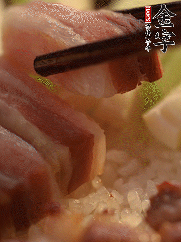 轉(zhuǎn)小火，繼續(xù)蓋蓋子燜2-3分鐘。