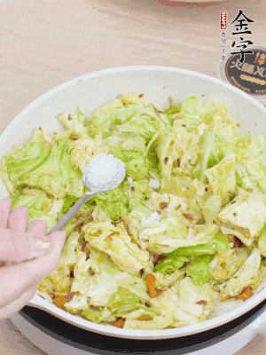 一點鹽、糖調(diào)味。